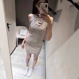 深圳南油女装CH家26春夏新小香风字母徽标撞色圆领无袖背心连衣裙