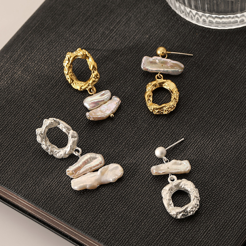 Pendientes de perlas de agua dulce asimétricos retro francés de alta calidad textura de lava 925 pendientes de aguja de plata