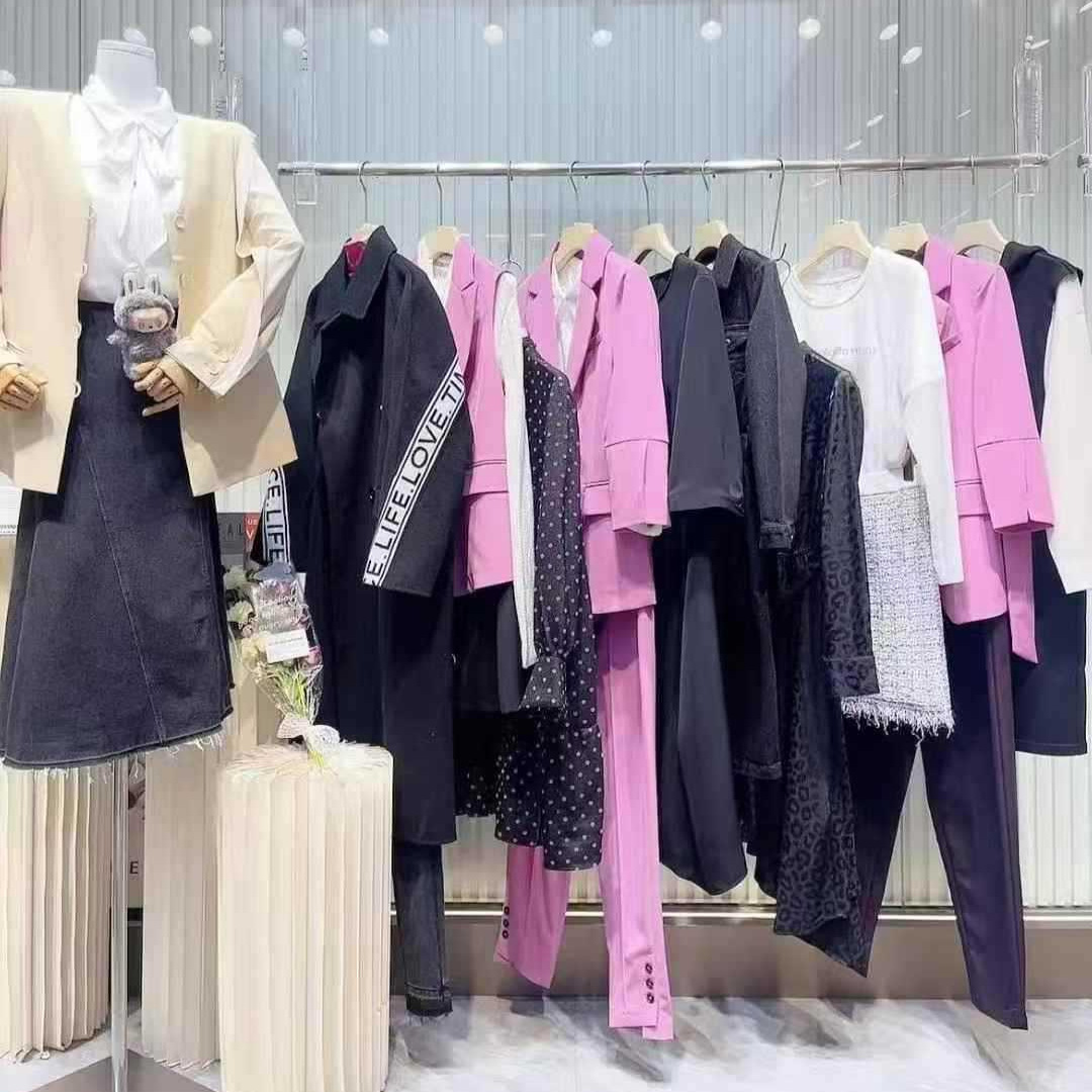 傲丝度25秋冬季时尚百搭外套上衣等品牌撤柜女装折扣批发清仓货源