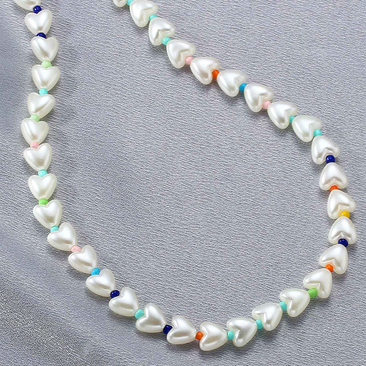 Neue Herz-perlen-kurzhalskette Europäische Und Amerikanische Modefarbe Perlen-schlüsselbein-ketten-halskette display picture 3