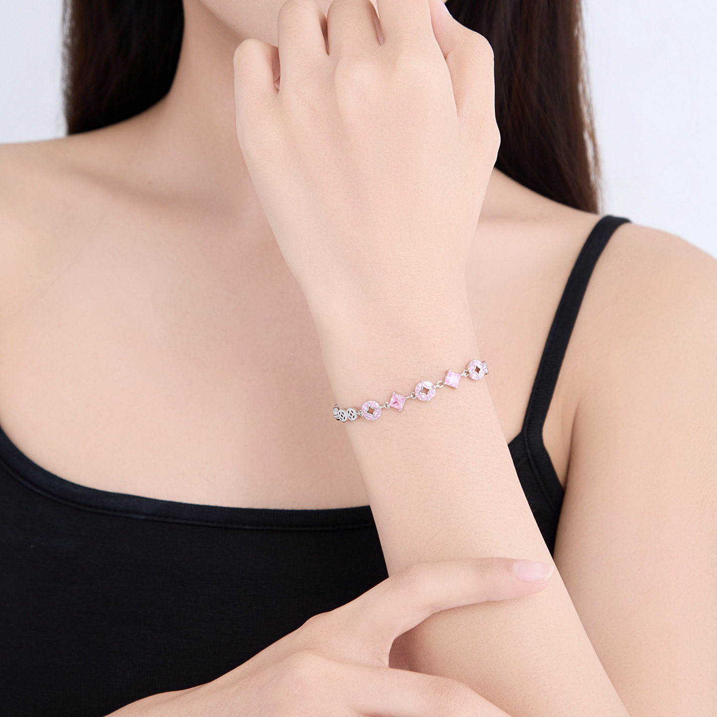 Pulsera de Monedas Huecas de Aleación de Cobre con Diseño Geométrico para Mujer image 4
