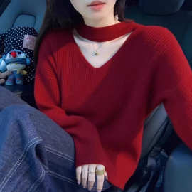 新年圣诞红色挂脖v领毛衣女秋冬法式慵懒高级感气质针织衫外穿潮