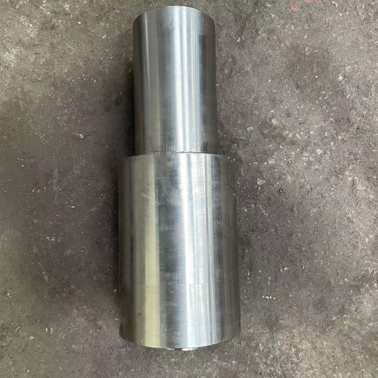 伟润锻造厂家滚轴轴批发锻造 机械零部件量大从优