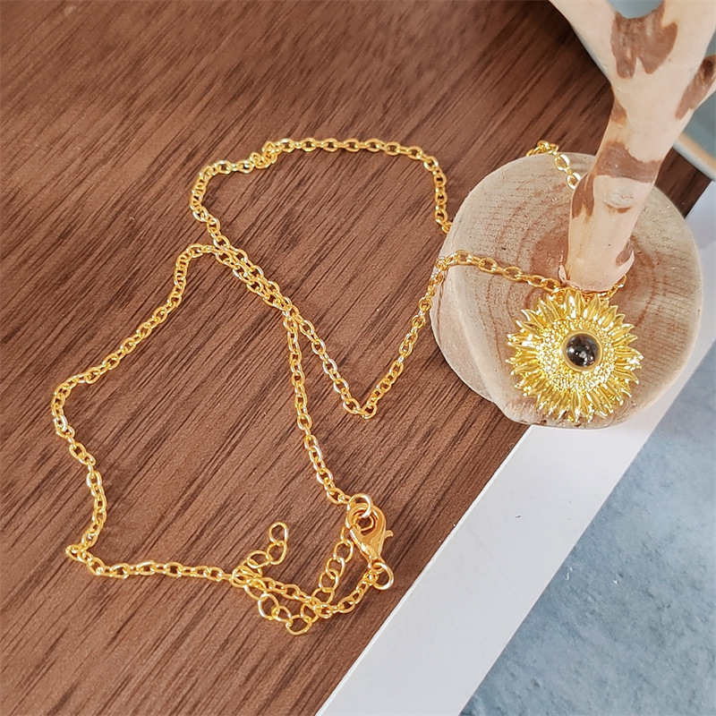 Sunflower Projection Pendant Necklace Elegant Friendship Gift_voghion.com