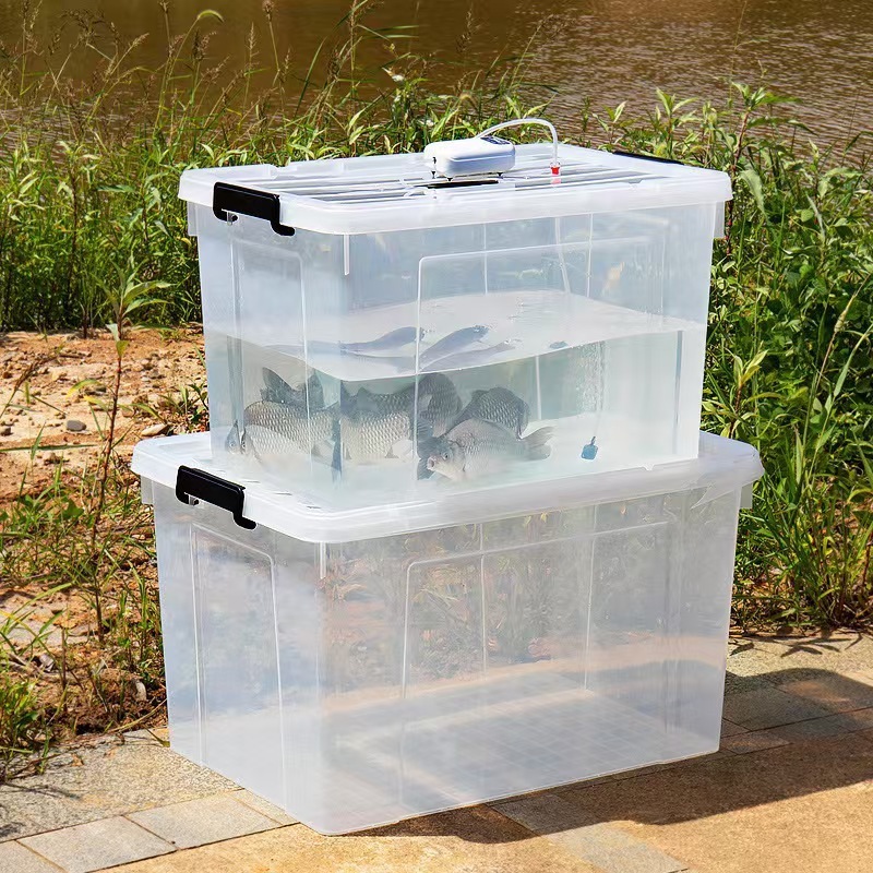車に取り付けられた大型魚箱、魚牽引車の水槽、透明な収納ボックス、持ち手付きの家庭用衣類やおもちゃの収納ボックス|undefined