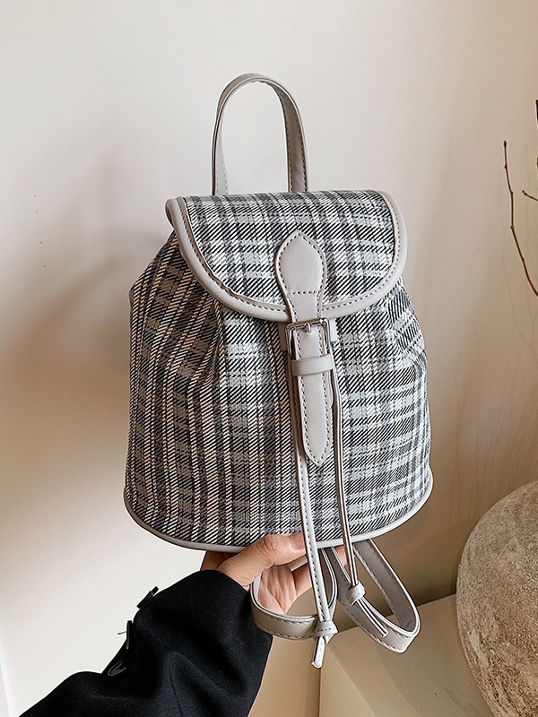 Backpack for women, fashionable niche design, hand-held Korean version backpack, high-end feeling, bucket bag, trendy_voghion.com