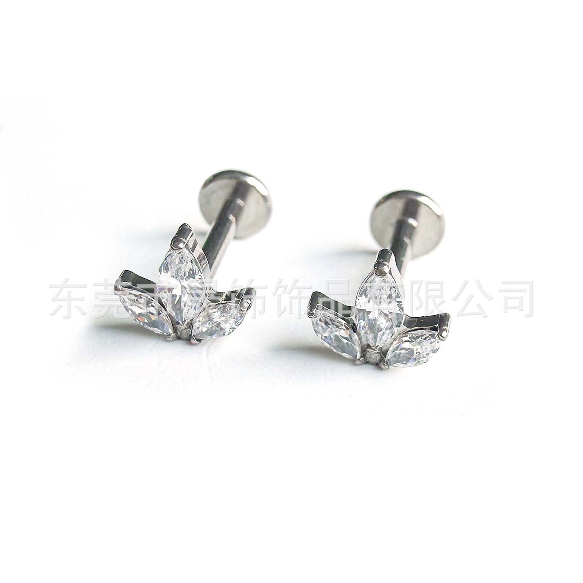 F136 Titanium 马眼 Cubic Zirconia Ear Stud G23 Implant Grade Titanium Internal Thread Labret Stud Piercing Jewelry Helix Cartilage Stud 自然风