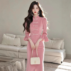 新中国式ピンクのハスの葉の袖のコーデュロイのワンピース2025春の新型の婦人服のきれいで独特な国風のロングスカート
