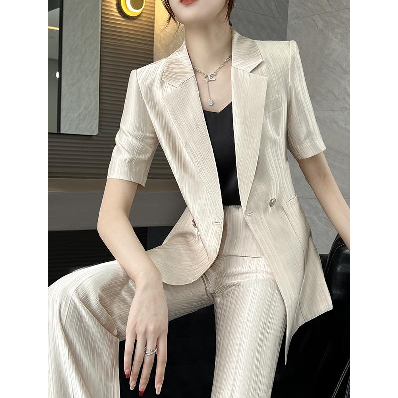 2023新款短袖女士小西装两件套休闲时尚韩版女神范高端大牌高级感