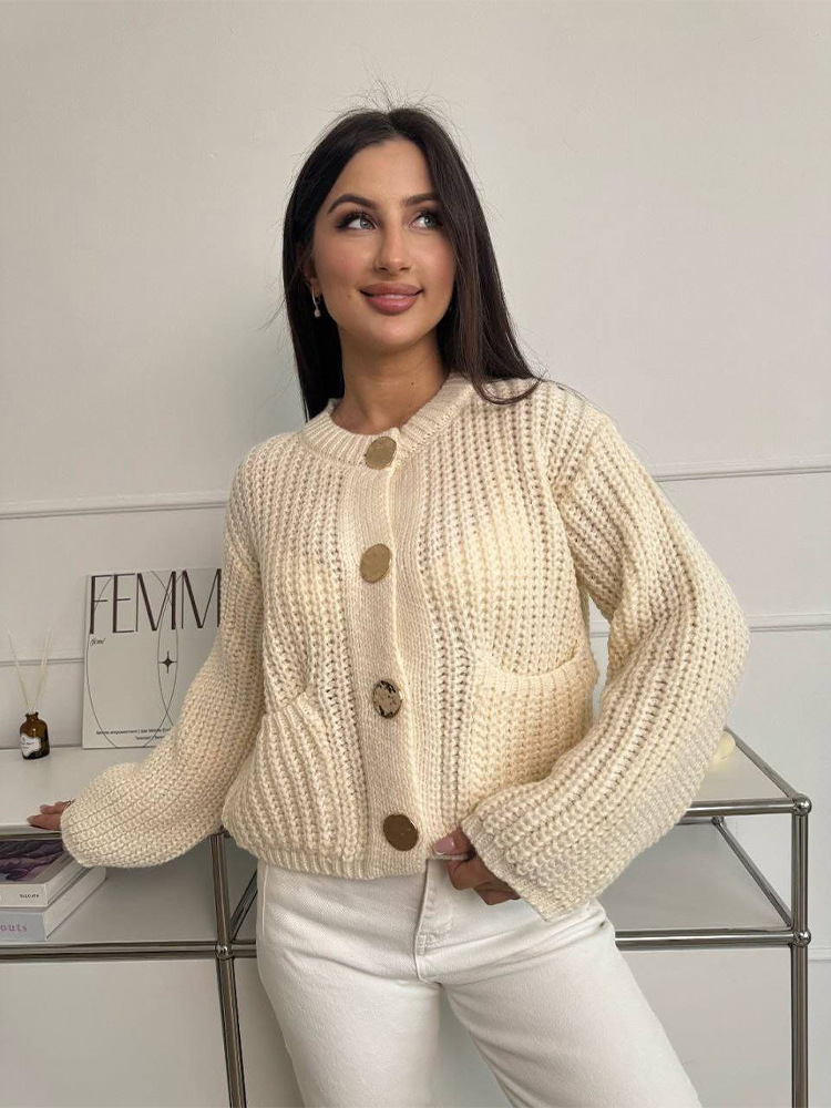 Temperamento de moda casual hebilla metálica aguja gruesa camiseta de lana para mujeres 2025 transfronterizos Europa y América otoño nuevo