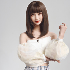 かつらの女性の長いまっすぐな髪の中で全体のカバーをして顔の中で長い髪の自然な空気の前髪の鎖骨の髪のネットを修理します。