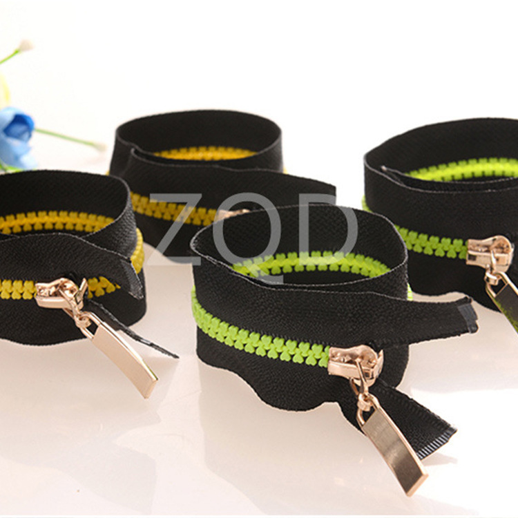 即墨树脂电镀齿彩色拉链 心形玉米牙开尾棉服活动金属拉链批发