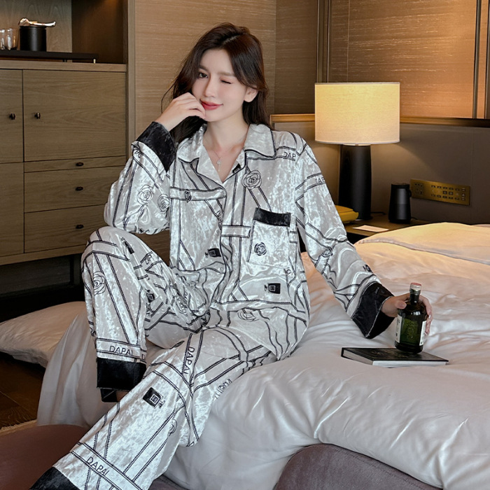 Luz de lujo estilo Chanel pijamas de las mujeres de terciopelo dorado solapa cardigan Otoño e Invierno de manga larga pantalones dulce casual traje de desgaste para el hogar