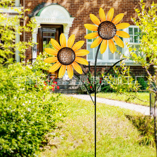 Cross-Border Wrought Iron Sunflower Windmill Outdoor Garden Decoration Rotating Courtyard Arrangement Landscaping Ornament Wind Spinner Pastoral Style