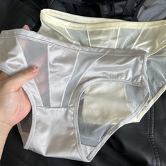 ファッション透かし彫り ~ 乳黄レース下着裸感無痕通気低腰純綿股半透明網糸三角ズボン