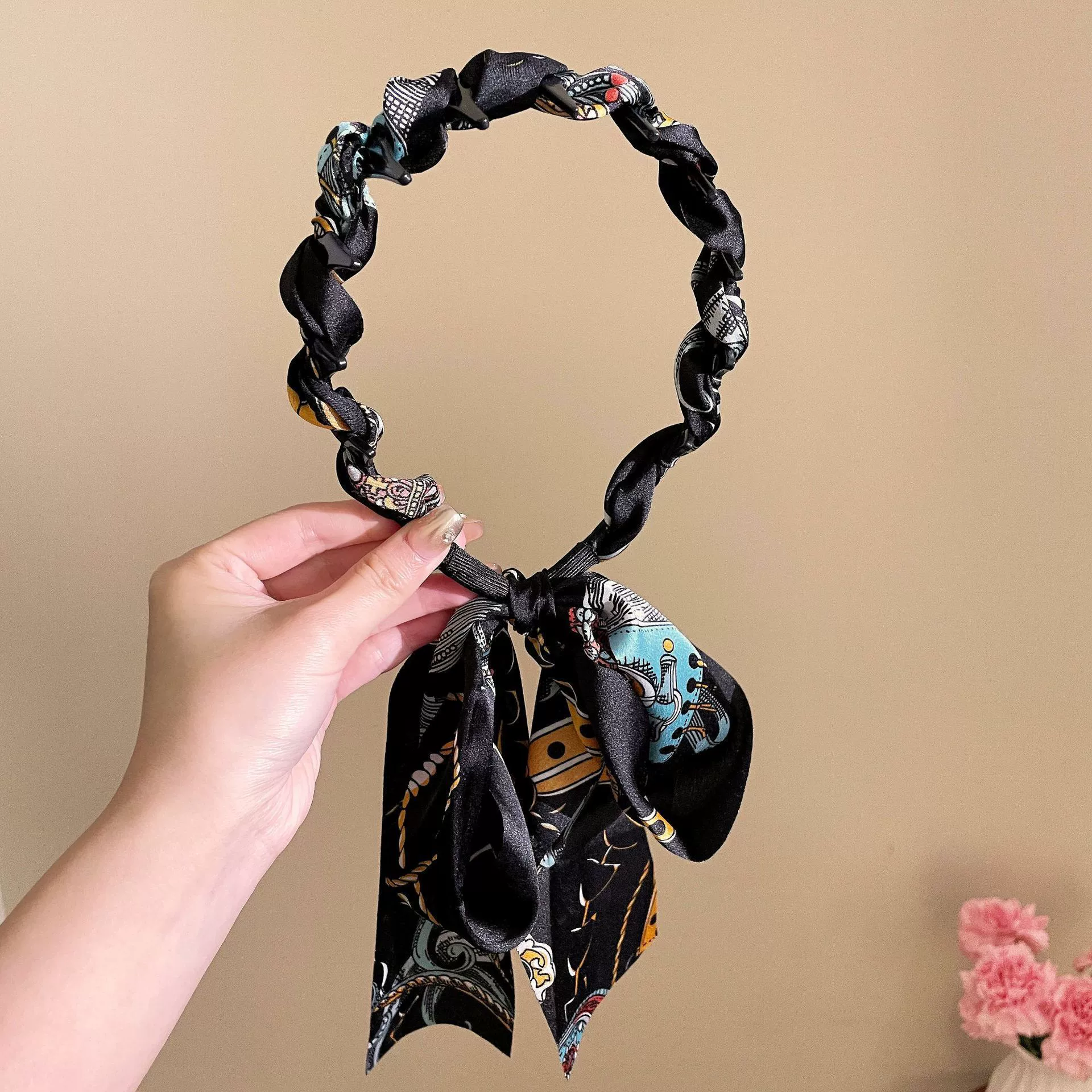 Knitted retro scarf, high-quality vintage style — patterned headband & triangular kerchief