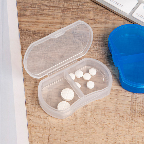 Two-compartment pill box storage box, portable sealed dust-proof box separated by two compartments, transparent plastic box, convenient small pill box