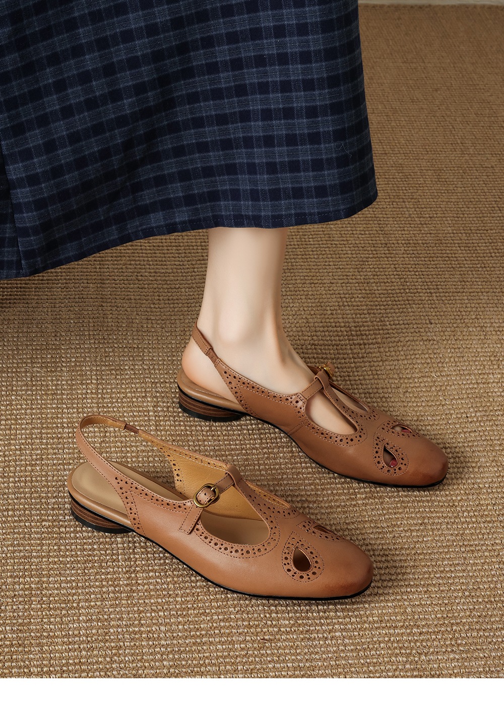 Sandal nữ quai ngang mũi kín da bò cổ điển gót thấp — màu nâu chi tiết 13