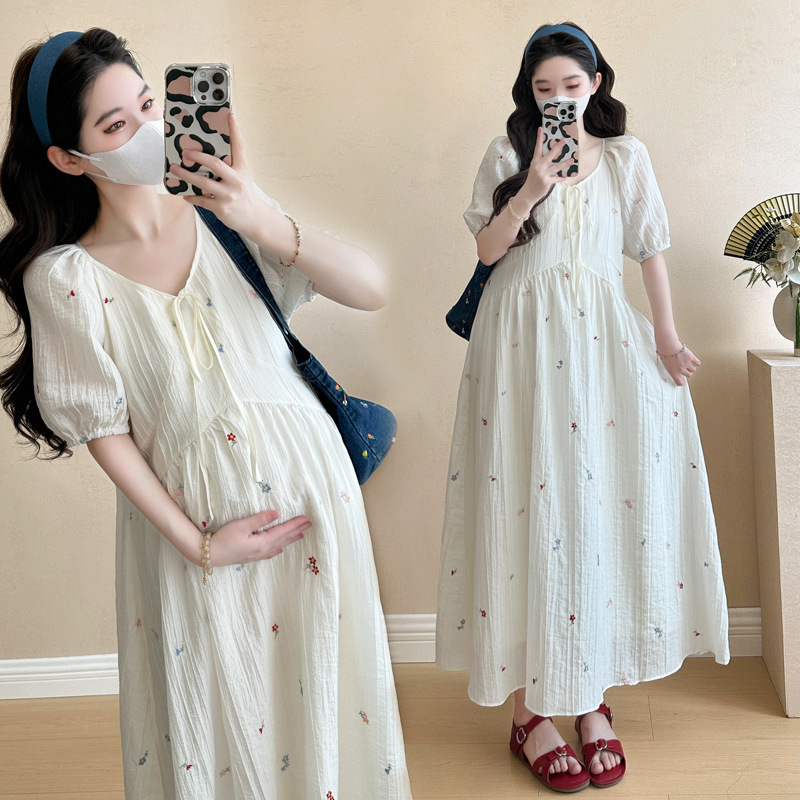 Maternity Wear, Summer Trendy Mom's New Korean Style Fashionable and High-End Embroidered Mid-Length Age-Reducing Dress