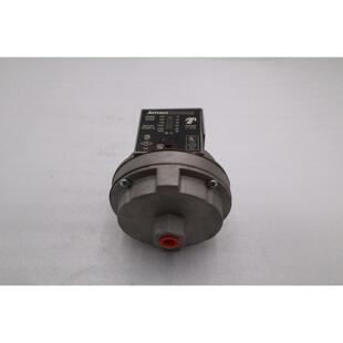 ԭ�b����UNES CONTROLS RHGP-A �߉��_�P STK L207CC