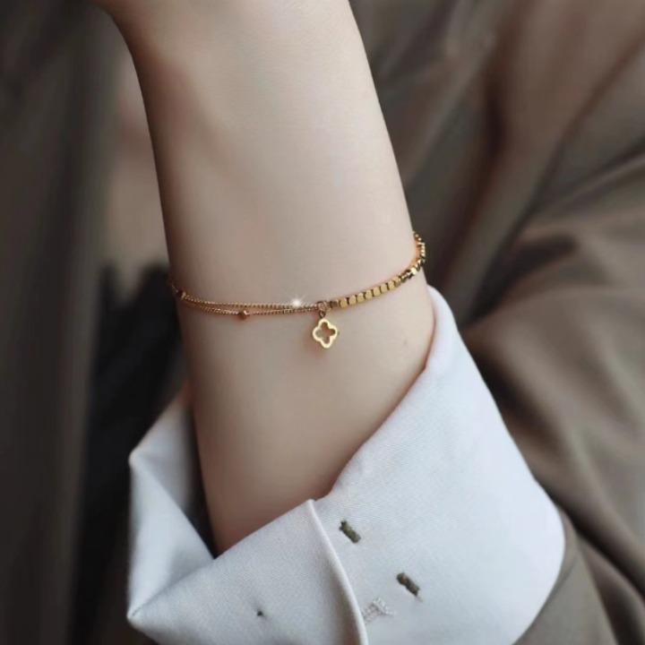 New Golden Four-leaf Clover Stitching Bracelet Women's Light Luxury Niche Exquisite Girlfriend Bracelet Color-free All-match High-end