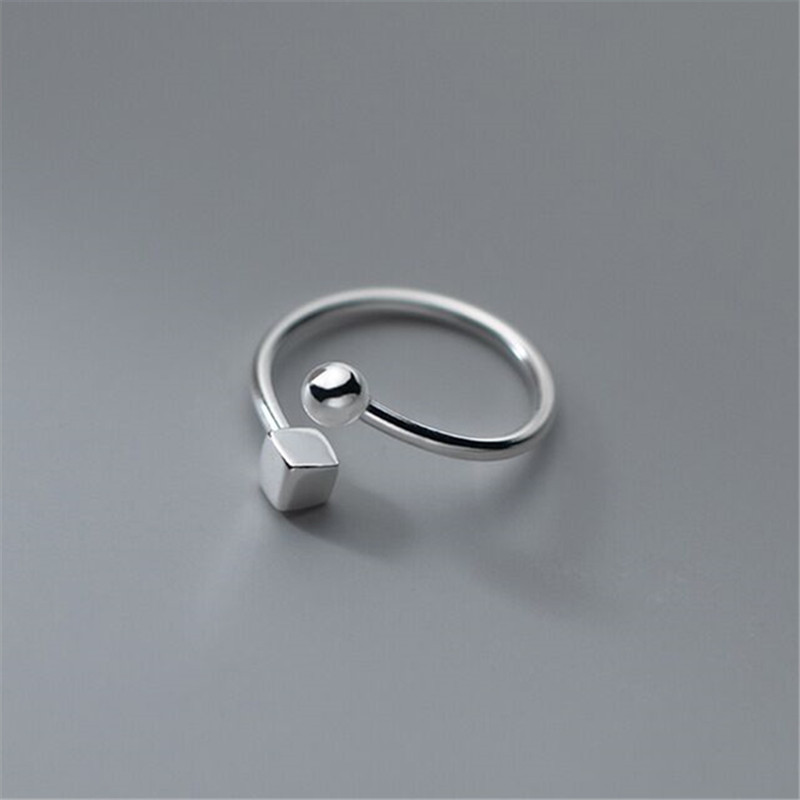 Punk retro apenado flor en forma de serpiente anillo de la estrella personalidad de alto sentido plata tailandesa Hipster anillo de entrega de una sola pieza femenina