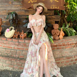 2026新款海边蕾丝一字肩荷叶边抹胸印花上衣+不规则半身裙两件套