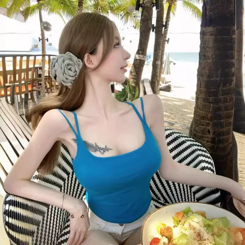 Горячая девушка сексуальная синяя короткая камзол жилет женская летняя стройная без рукавов с нагрудным ковриком