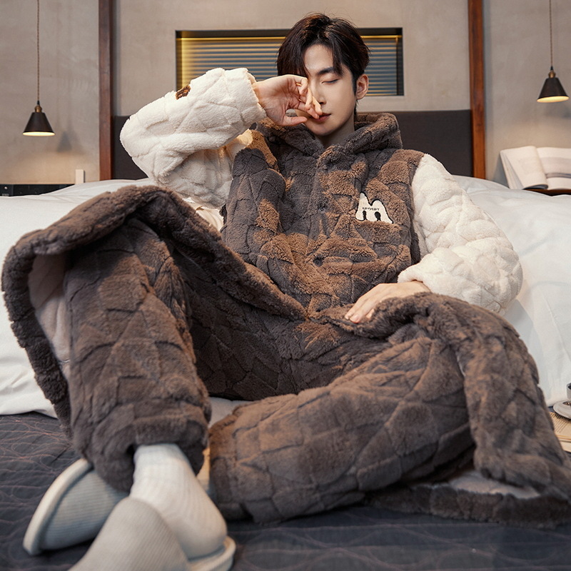 Pijamas de hombre Otoño e Invierno lana de coral engrosada forro polar cálido camisón acolchado de tres capas traje de franela para el hogar