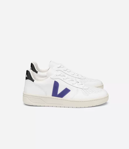Black tail light purple V