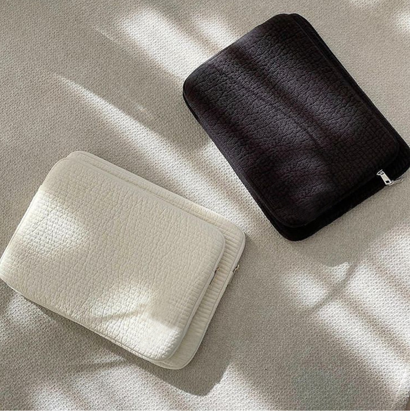 Simple vertical striped quilted cotton laptop sleeve, soft and shockproof, padded with cotton, notebook storage bag, tablet protective case