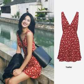 红色复古碎花吊带连衣裙女夏季新款茶系纯欲法式气质V领港风短裙