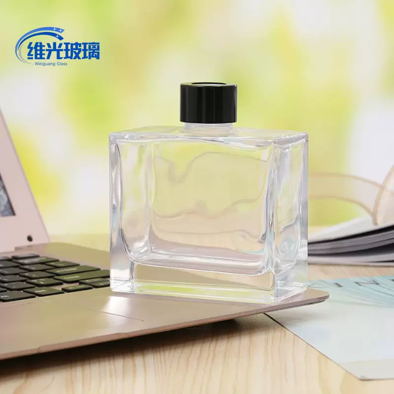 透明扁方形香薰瓶100ml玻璃香水瓶平口家居扩香摆件螺口香水分装