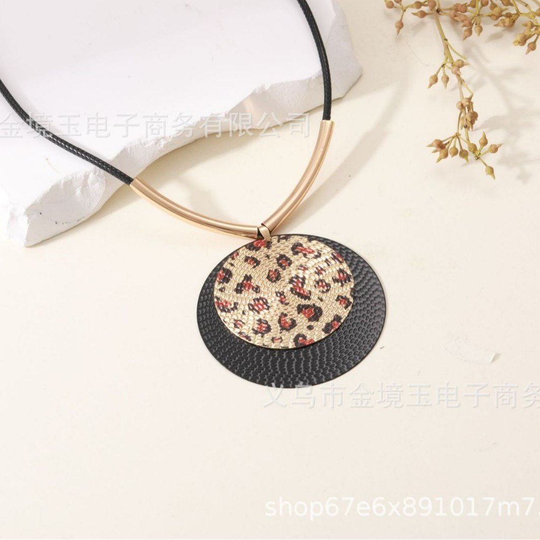 Cross-Border Supply Exaggerated Pattern Double Round Pendant Necklace for Women, Leopard Print Fashion Geometric Round Personalized Neck Jewelry for Layering