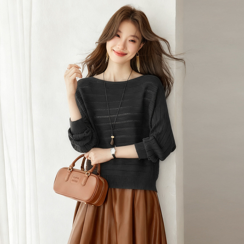 Korean-style off-shoulder bat-sleeve knit top for women, thin and elegant, conceals the belly, suitable as a base layer sweater