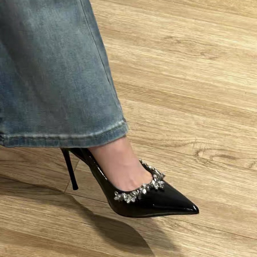 Stunning Pointed Toe Rhinestone Stiletto Pumps In Patent Leather_voghion.com