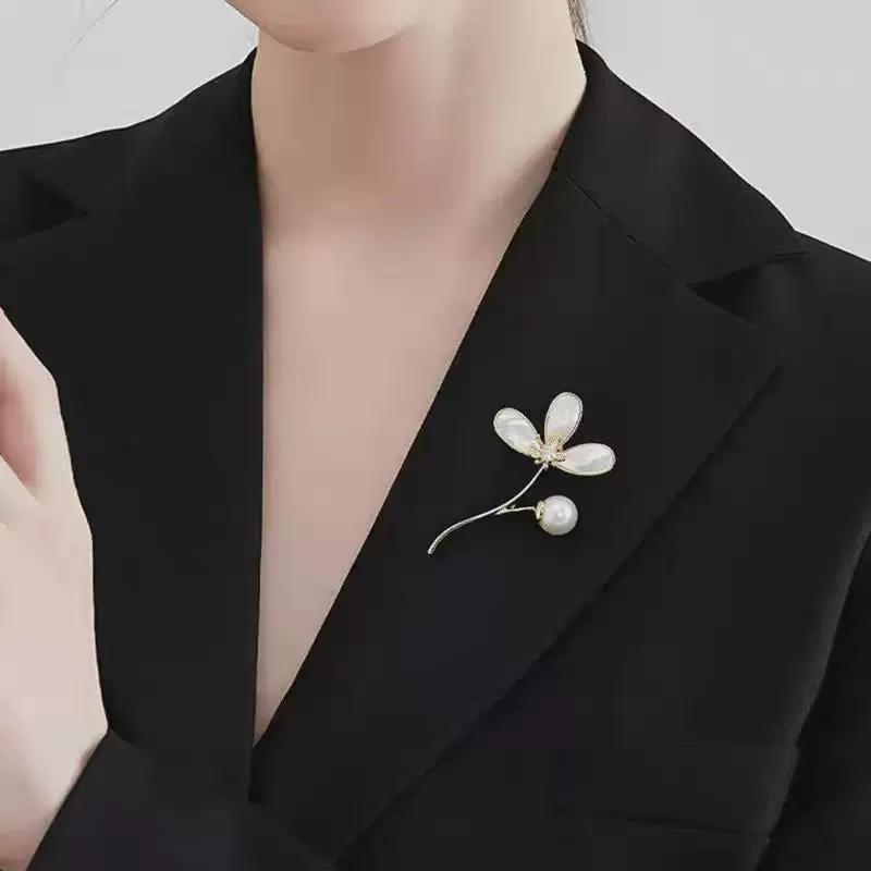 胸针女西服衣饰女珍珠胸花水钻个性丝巾扣蝴蝶别针批发珍珠饰品