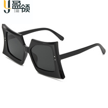 潮时尚方形蝴蝶太阳镜女跨境网红米钉个性走秀嘻哈街拍不规则墨镜