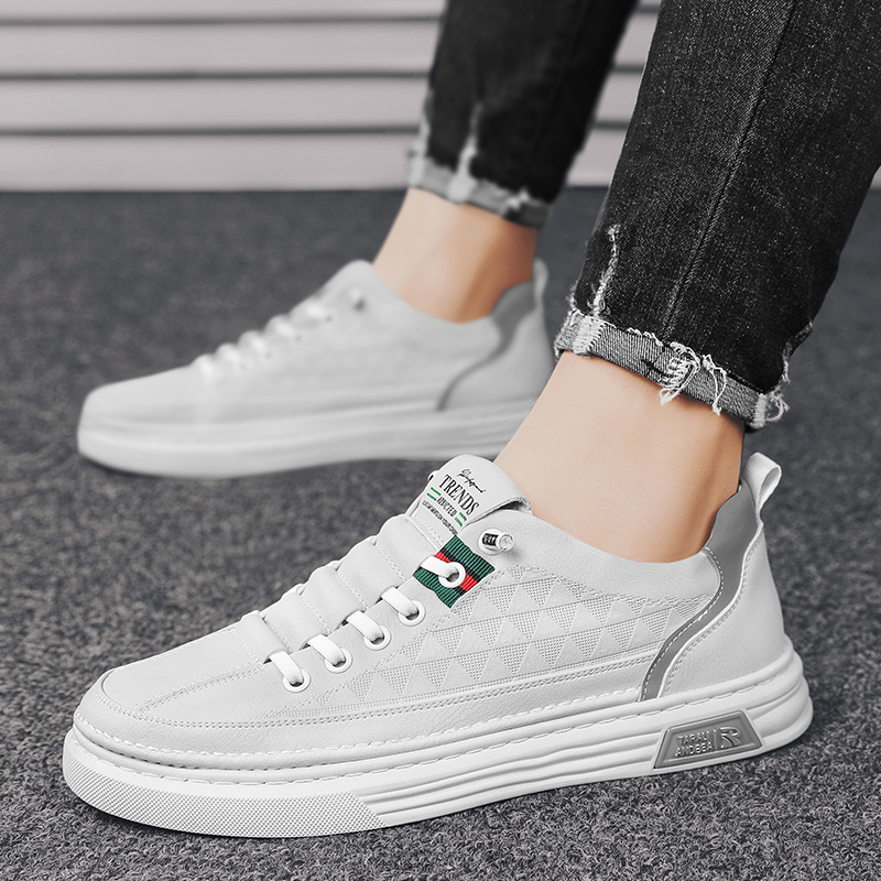 Zapatos de hombre 2026 nuevos zapatos de invierno transpirables zapatos de skate para hombre zapatos blancos casuales zapatos de cuero blancos versátiles zapatos blancos pequeños