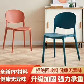 布艺沙发;餐桌;梳妆台