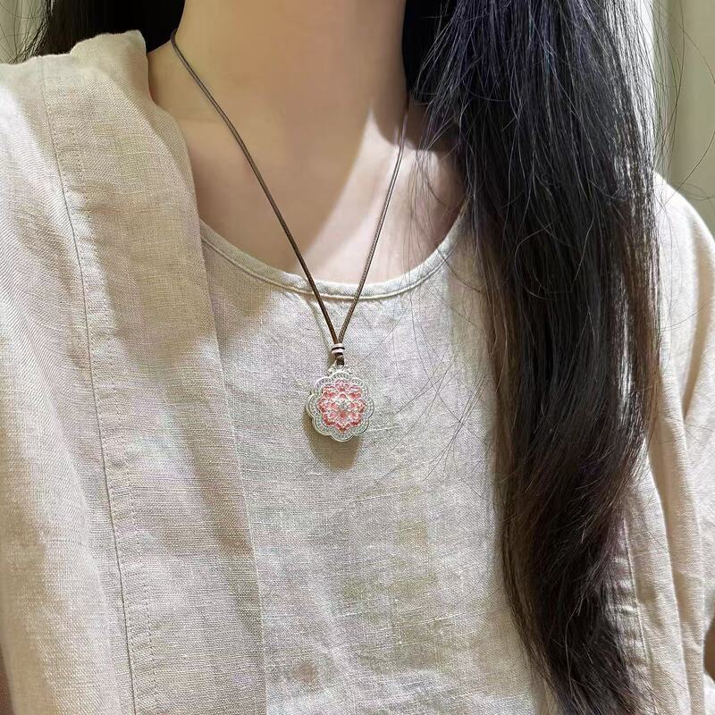 新中式精致百搭珐琅彩镂空银色花朵吊坠项链轻奢高级礼物百搭颈链|undefined