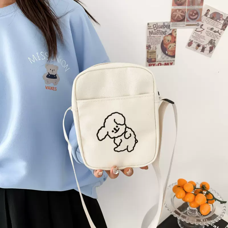 日系可爱斜挎小包包女2024新款潮小清新女学生少女百搭手机帆布包