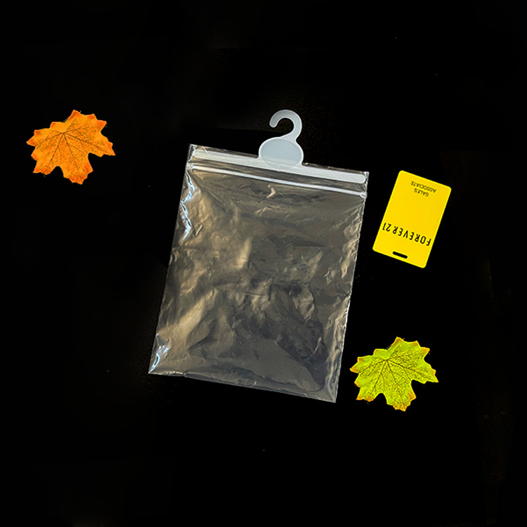 自封挂钩袋，拉链收纳袋，毛巾内衣收纳袋，透明挂钩收纳袋。