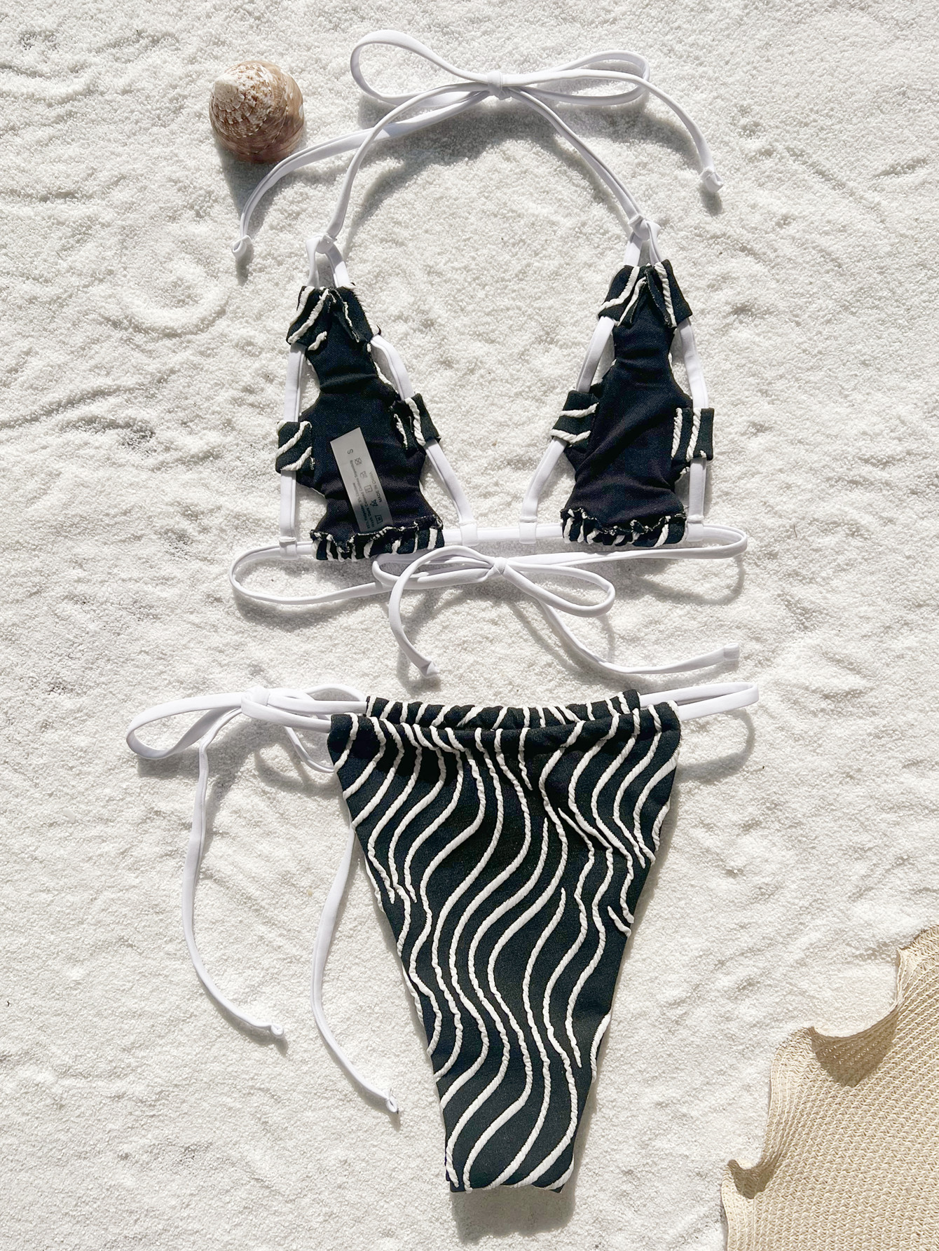 Back view of the bikini set