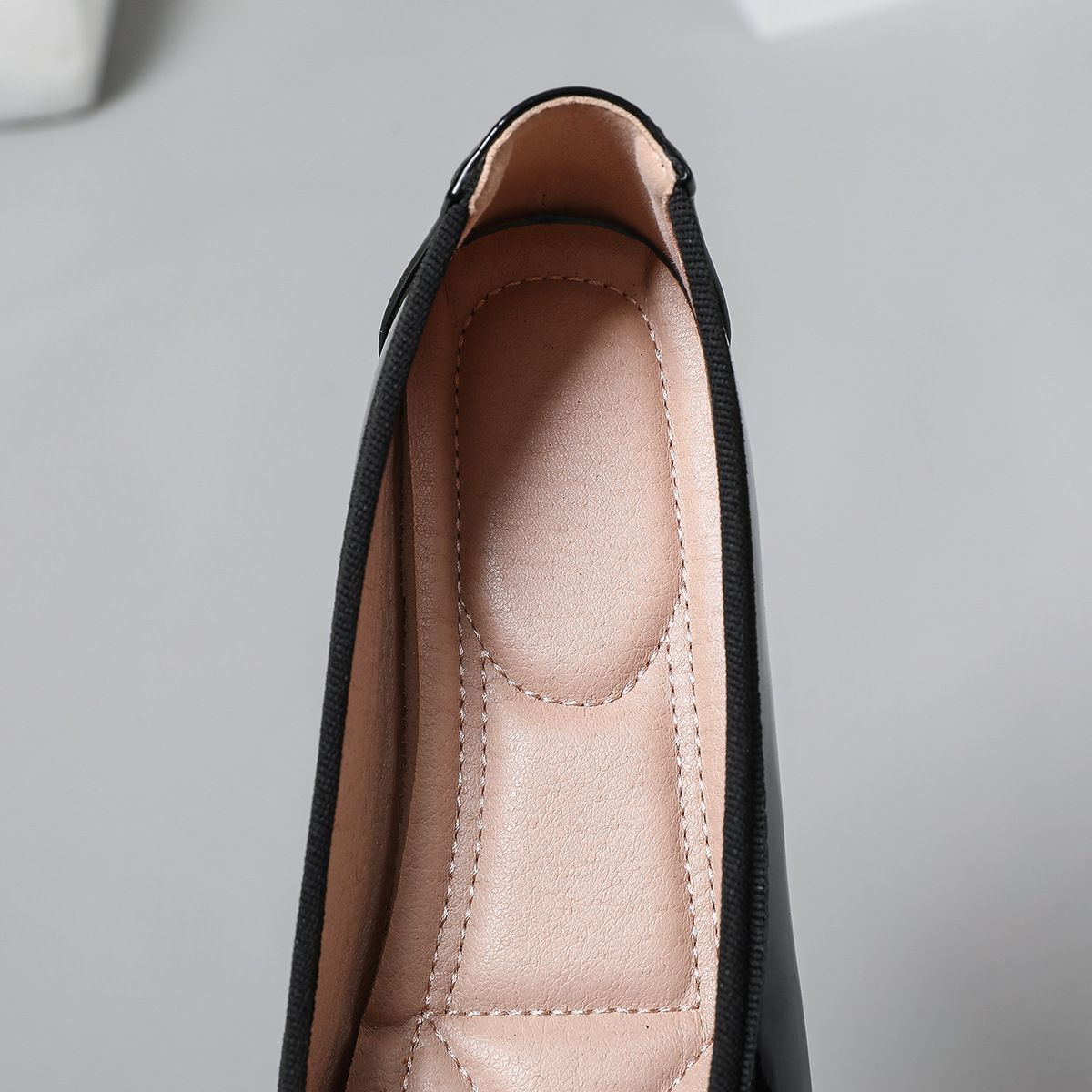 Cross-border Women's Ballet Flats 2026 New Model, Shallow Soft-soled Flat Square-toed Versatile Large-size Loafers_vogvips.com