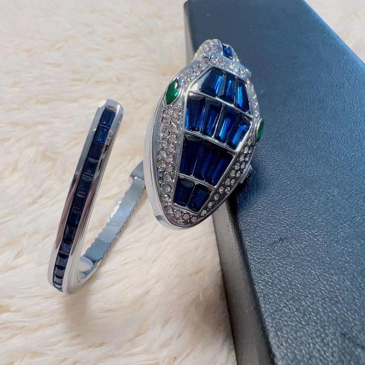 Damur med ormarmband diamant analog kvarts lyxklocka_voghion.com