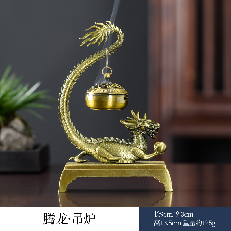 텡롱은 안개 속에서 운전한다