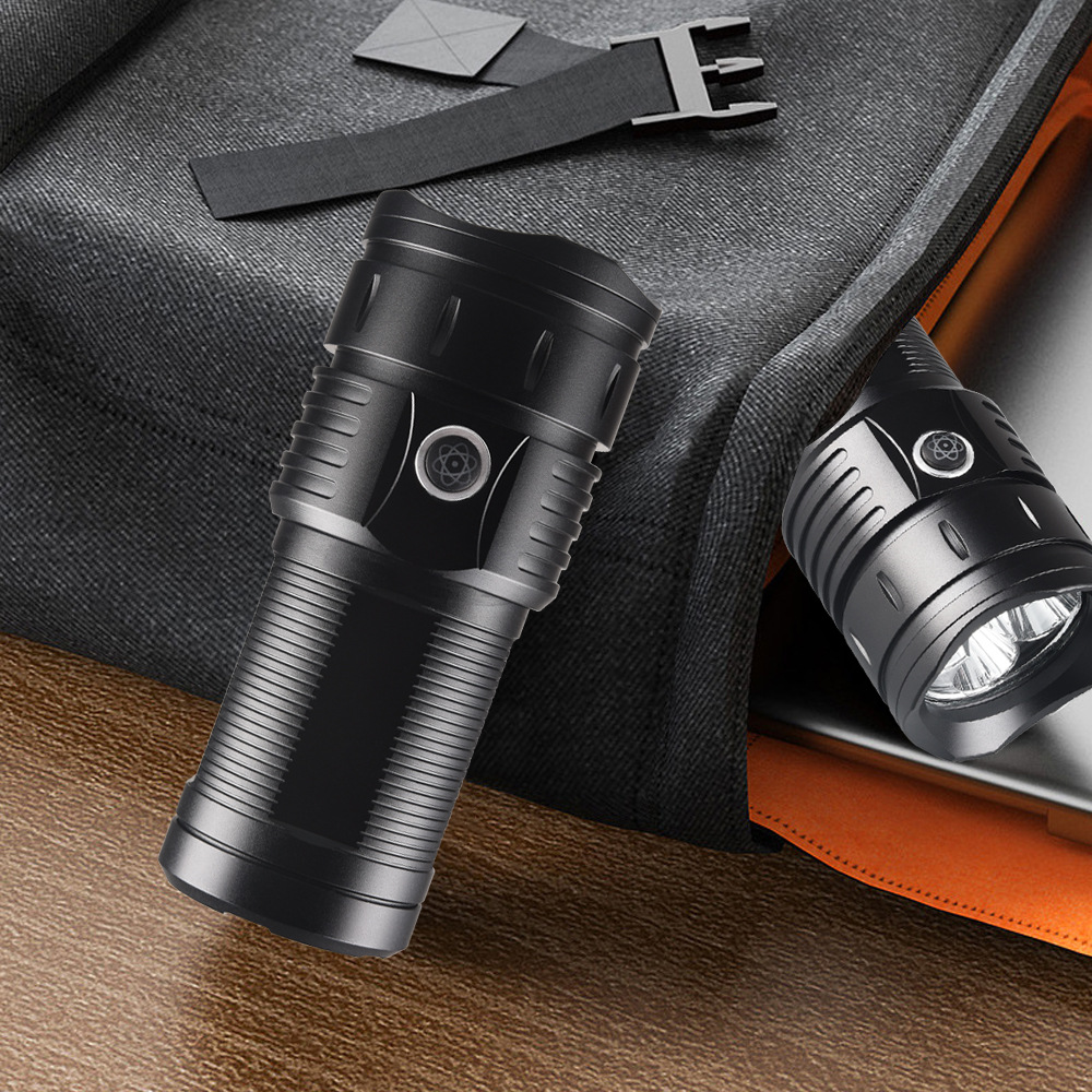 Nueva P50 brillante linterna LED de largo alcance hogar Luz de emergencia al aire libre camping iluminación impermeable luz corriente