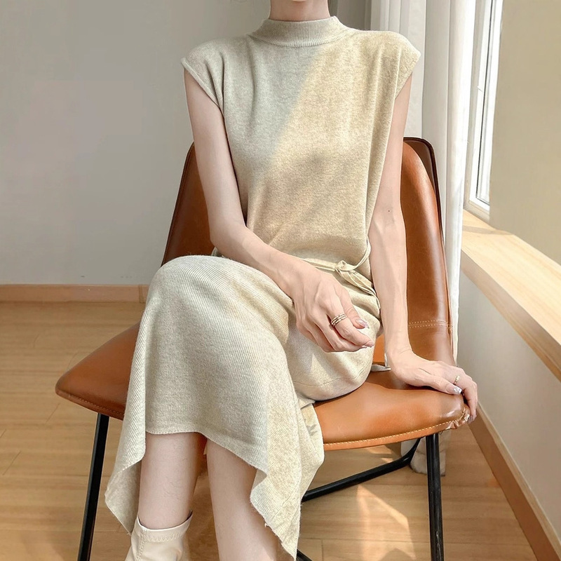 Korean Half-High Collar Sleeveless Knitted Dress for Women in Autumn and Winter New Mid-Length Waist Slimming Look Sweater Skirt Korean Half-High Collar Sleeveless Knitted Dress for Women in Autumn and Winter New Mid-Length Waist Slimming Look Sweater Skirt