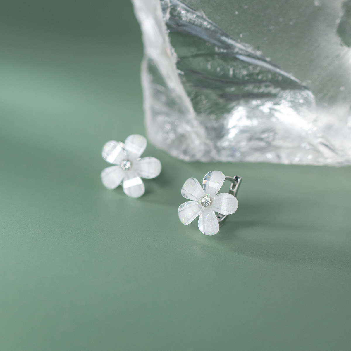 Eloch s925 plata coreana sen de cinco flores de verano pequeñas flores frescas joyas para orejas M02419